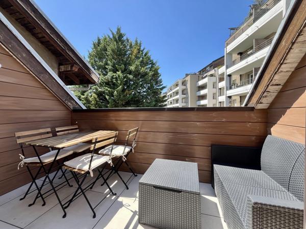 T4 DUPLEX MEUBLÉ 76 m2 - CENTRE-VILLE - TERRASSE - PARK CORPO -