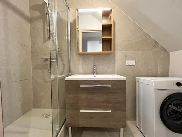 T4 DUPLEX MEUBLÉ 76 m2 - CENTRE-VILLE - TERRASSE - PARK CORPO -