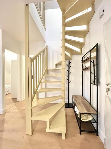 T4 DUPLEX MEUBLÉ 76 m2 - CENTRE-VILLE - TERRASSE - PARK CORPO -