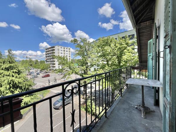 T4 DUPLEX MEUBLÉ 76 m2 - CENTRE-VILLE - TERRASSE - PARK CORPO -