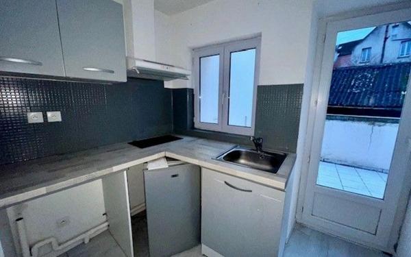 Appartement à louer    1 pièce •  Épône