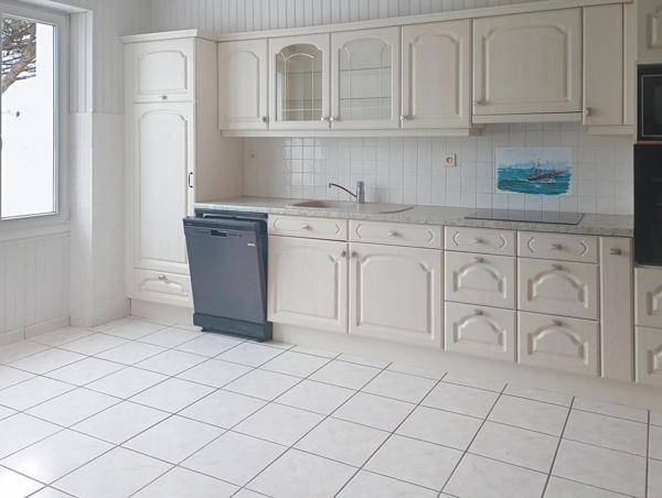 Un bel espace de vie tout proche des chemins de randonnée de la Ria