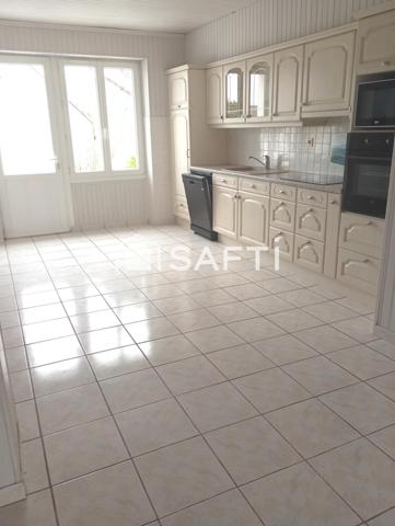 Un bel espace de vie tout proche des chemins de randonnée de la Ria