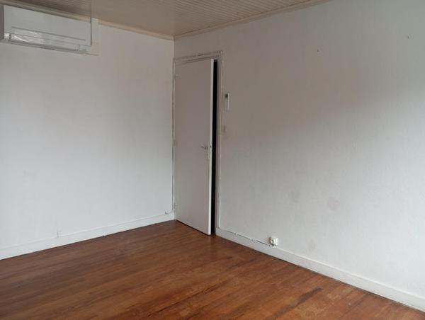 Un bel espace de vie tout proche des chemins de randonnée de la Ria