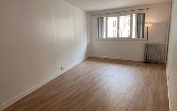 Appartement à louer    1 pièce •  Paris 16
