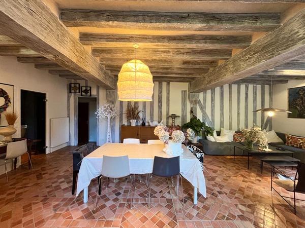 Appartement de caractère - 108m2 - 4 pièces - VIEUX MANS