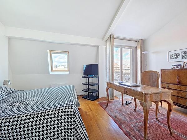 APPARTEMENT 3 CHAMBRES TERRASSE PARKING CAVE