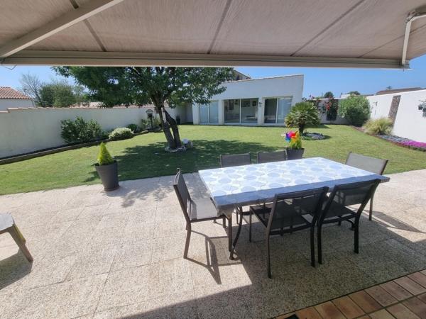 DOLUS D'OLERON (17), Superbe demeure contemporaine 11 pièces 236m² dont 191m² habitable terrain clos murs 677m²