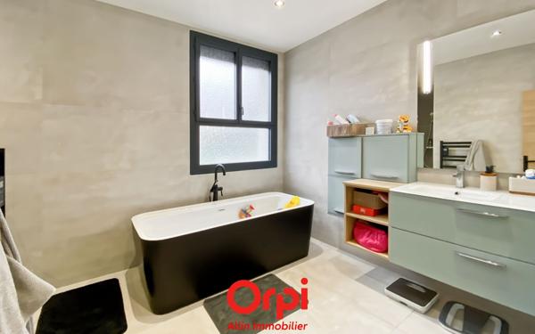 Maison à vendre    6 pièces • 177 m2 Prémilhat