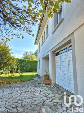 Maison 4 pièces de 111 m² à Aussillon (81200)