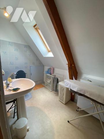 Maison à vendre - TINTENIAC (35 190) - Située dans une rue au calme, une maison à usage d'habit...