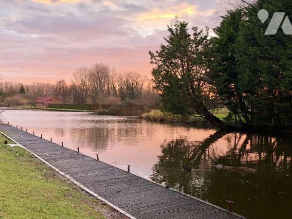 Superbe cadre de vie !!! propriété à vendre à HOULLE 62910  
En impasse, grande maison de fami...