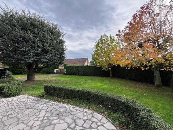 Superbe cadre de vie !!! propriété à vendre à HOULLE 62910  
En impasse, grande maison de fami...