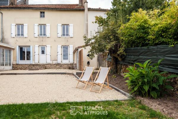 Maison de ville avec sa vue dégagée sur les remparts