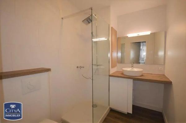 Appartement à louer 2 pièces 44.49m² Cholet (49300)