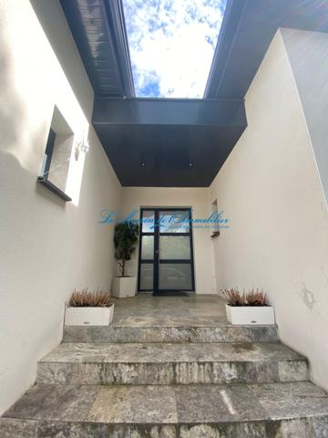 A 20min de Nîmes villa de type F5 sur 1177m2 de terrain avec piscine et garage