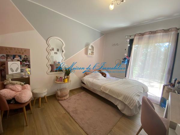 A 20min de Nîmes villa de type F5 sur 1177m2 de terrain avec piscine et garage
