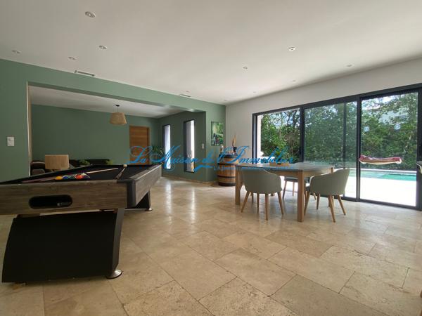 A 20min de Nîmes villa de type F5 sur 1177m2 de terrain avec piscine et garage