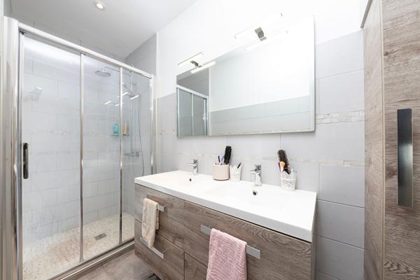 Maison Vaires Sur Marne 5 pièce(s) 147 m2