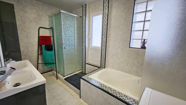 Appartement 7 pièce(s) - 5 chambres , proche commodités