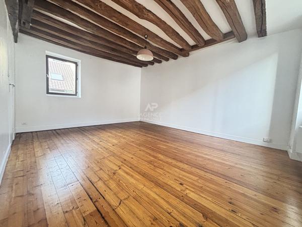 À vendre : Appartement 1 pièce au coeur de Pontoise €99 000 ** - Référence 11209