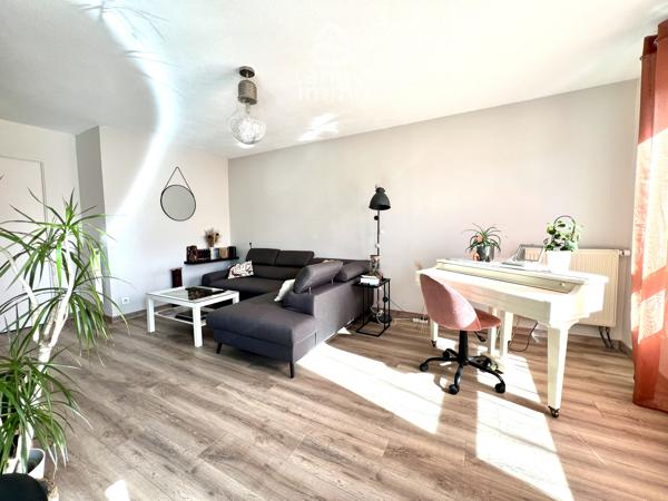 Appartement
                                                                                                                                                                                                                                                                                                                        3 pièce(s)                                                                                                                                                                                                          2 chambre(s)                                                                                                                                                                                                          63.05  m²