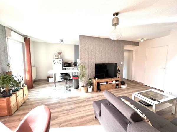 Appartement
                                                                                                                                                                                                                                                                                                                        3 pièce(s)                                                                                                                                                                                                          2 chambre(s)                                                                                                                                                                                                          63.05  m²