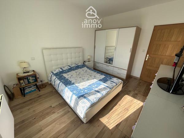 Maison
                                                                                                                                                                                                                                                                                                                        5 pièce(s)                                                                                                                                                                                                          3 chambre(s)                                                                                                                                                                                                          98  m²