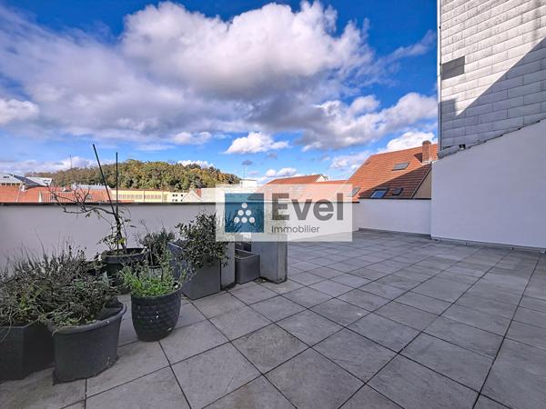 À louer appartement entièrement rénové 5 pièces au centre-ville de Saint-Avold