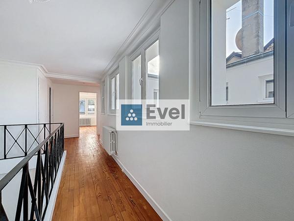 À louer appartement entièrement rénové 5 pièces au centre-ville de Saint-Avold