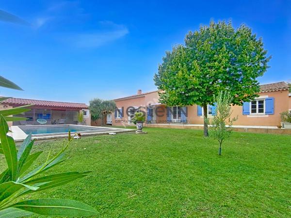 Maison Vacqueyras 6 pièce(s) 143 m2 Terrain - Piscine - Garages