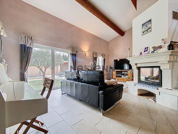 Maison Vacqueyras 6 pièce(s) 143 m2 Terrain - Piscine - Garages