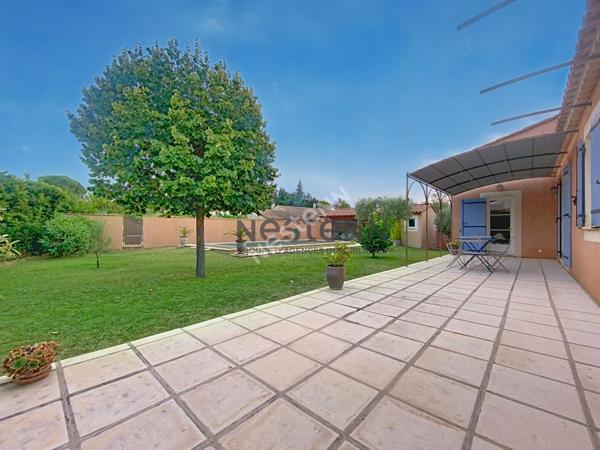 Maison Vacqueyras 6 pièce(s) 143 m2 Terrain - Piscine - Garages