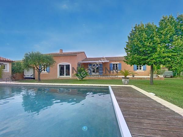 Maison Vacqueyras 6 pièce(s) 143 m2 Terrain - Piscine - Garages