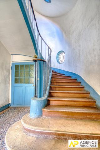 Versailles Parc Appartement 5 pièces 124 m² situé au 1er étage d'un immeuble ancien avec cave et grenier €1 110 000 ** - Référence 25887