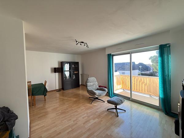 À vendre : Appartement 4 pièces à VERN SUR SEICHE avec garage