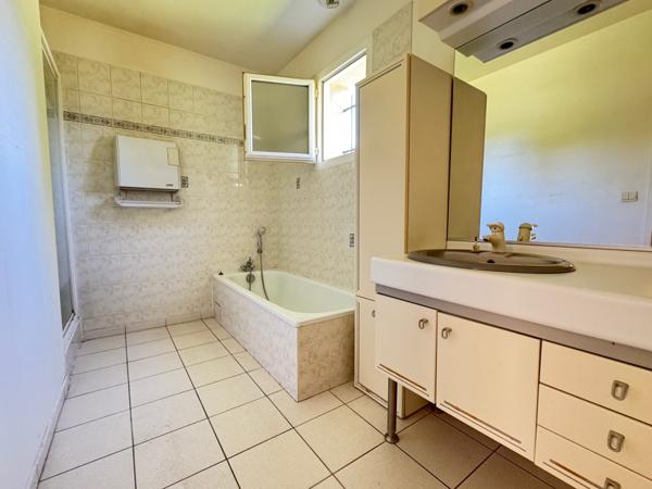 À vendre - Maison individuelle, 4 pièces située à Montlouis-sur-Loire (37270)