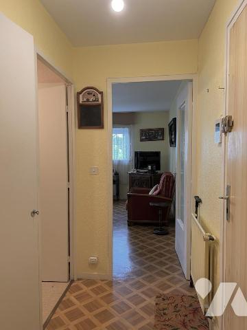 APPARTEMENT AVEC GARAGE AU CALME - 1ER ETAGE