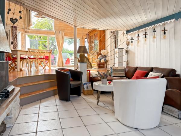 MAISON ATYPIQUE DE 80 M² SUR PLUS DE 1 000 M² DE TERRAIN