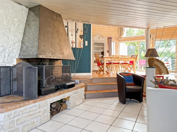 MAISON ATYPIQUE DE 80 M² SUR PLUS DE 1 000 M² DE TERRAIN