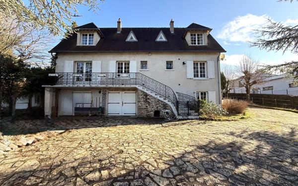 Maison à vendre    6 pièces • 256 m2 Santeny