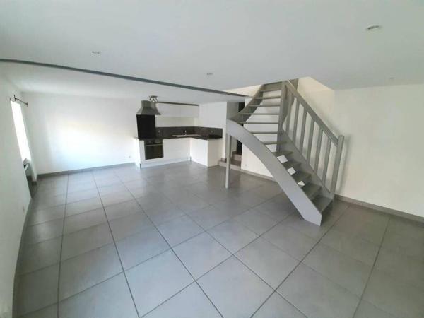 MONTBRISON - Studio meublé