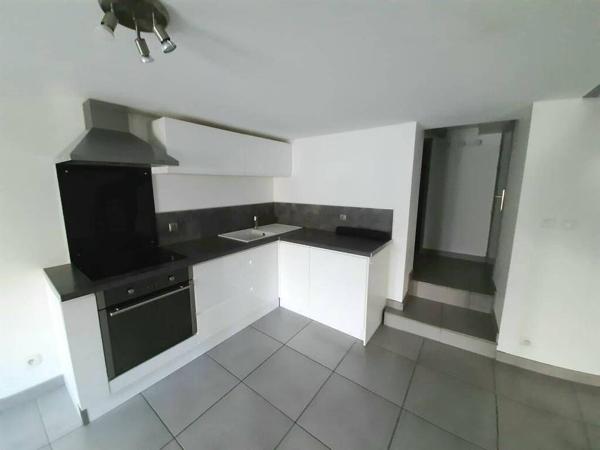 MONTBRISON - Studio meublé