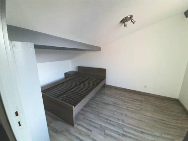 MONTBRISON - Studio meublé