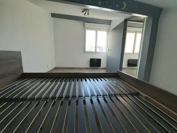 MONTBRISON - Studio meublé