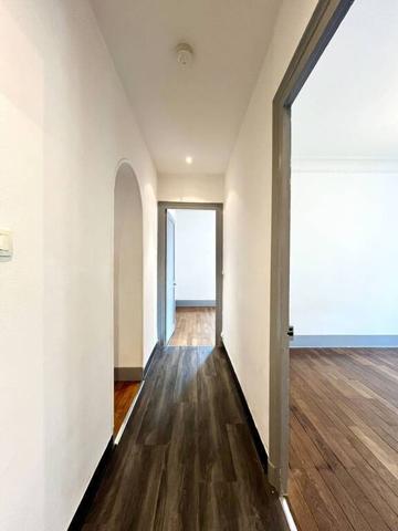 GRENOBLE / 46 rue d'Alembert. Proximité Tram A et gare.~Agréable T4 + C de 87,55 m² au 1er étage.