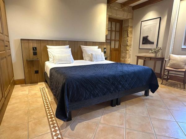 Propriété d’Exception – Domaine Privé de 27 Hectares en Position Dominante – Périgord Noir