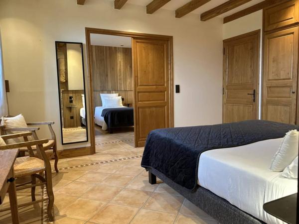 Propriété d’Exception – Domaine Privé de 27 Hectares en Position Dominante – Périgord Noir