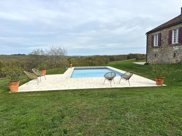 Propriété d’Exception – Domaine Privé de 27 Hectares en Position Dominante – Périgord Noir