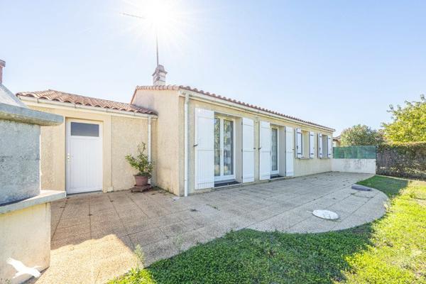 Maison à vendre 215 660 € Chauray 4 p 82 m² DPE D